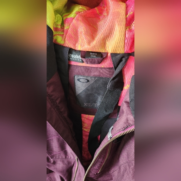 Oakley xs ski jacket.. covers bum - Picture 5 of 5